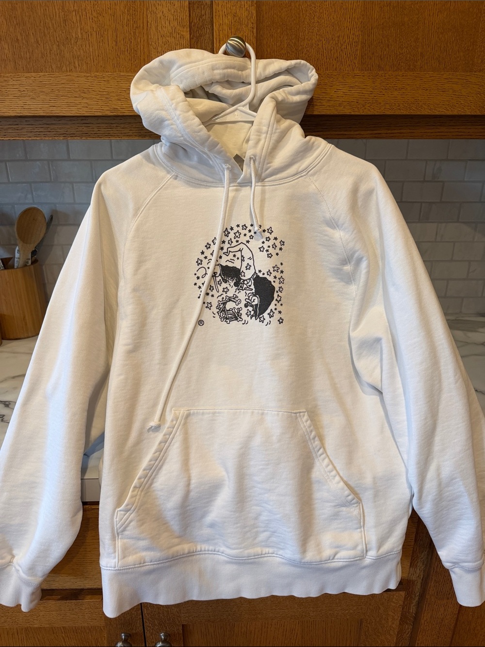 Men's White Graphic Hoodie with Star Cat Illustration